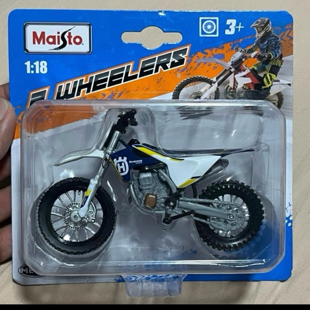 Maisto Husqvarna Diecast Dirt Bike